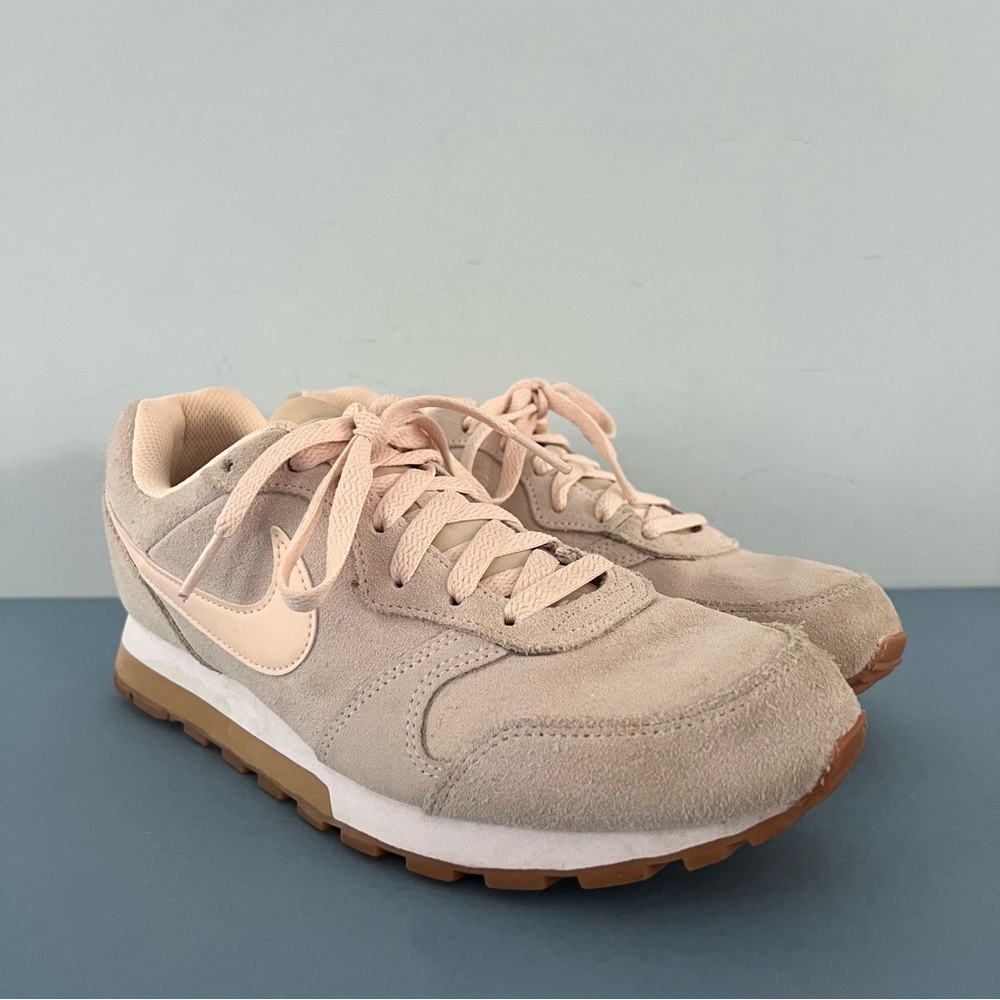 Nike MD Runner 2 SE Guava Ice Gum Suede Lace Up Sneakers